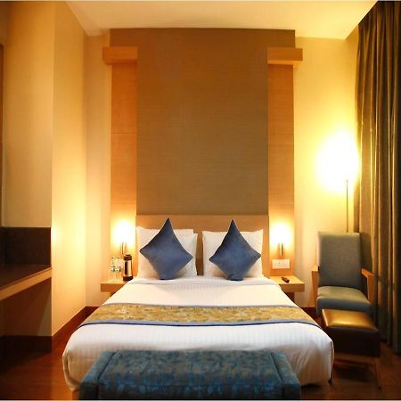 Отель Sk Klyde Grand Delhi Ncr Экстерьер фото